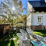 Dvur Hanis - Adults Only - Deti Od 12 Let Marsov nad Metuji