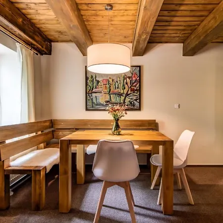 Hotell Dvůr Haniš Marsov nad Metuji