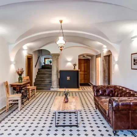 Dvur Hanis - Adults Only - Deti Od 12 Let * Marsov nad Metuji