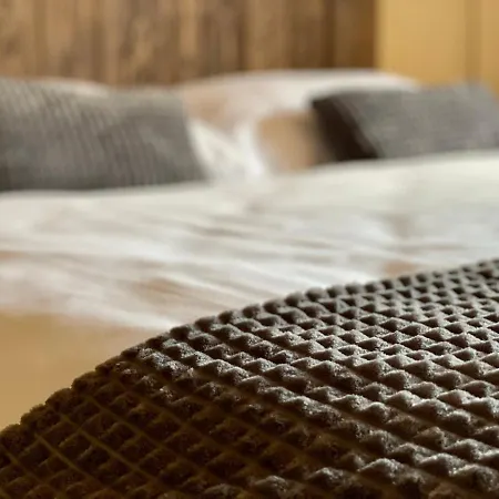 Dvur Hanis - Adults Only - Deti Od 12 Let *