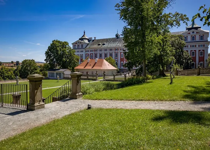 Dvur Hanis - Adults Only - Deti Od 12 Let Marsov nad Metuji